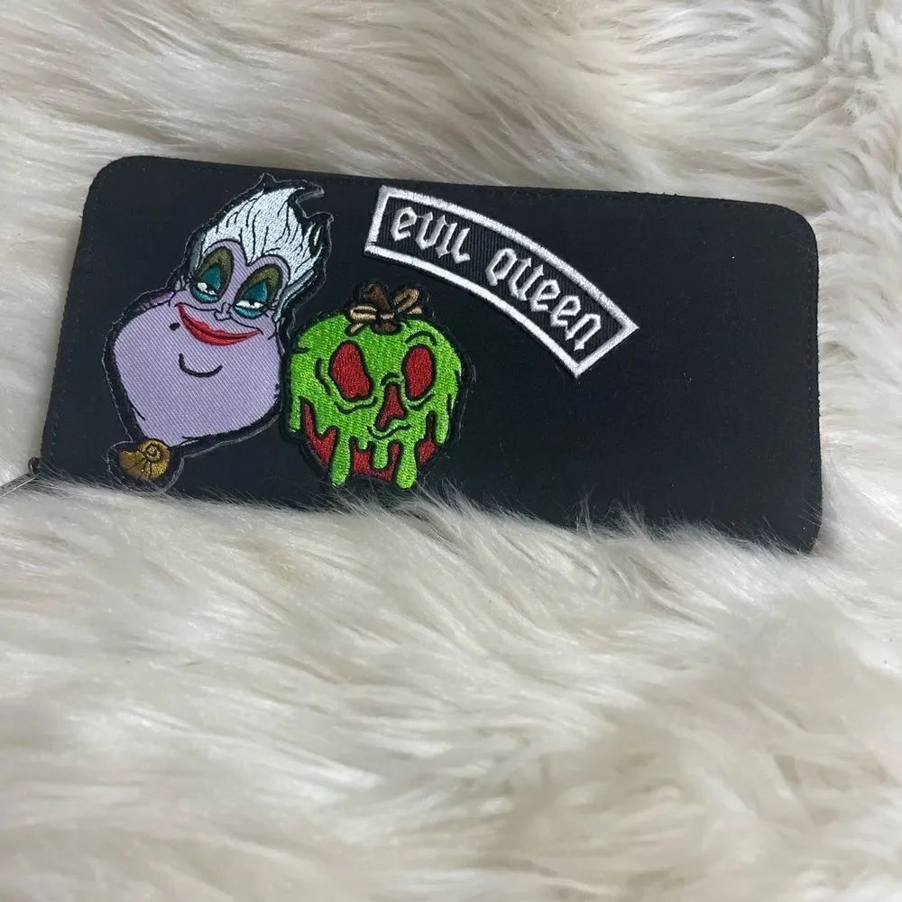 Disney Loungefly Alice In Wonderland Evil Queen Ursula.synthetic Black suede.
